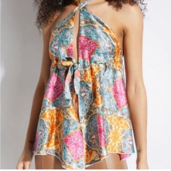 NWT Rue21 Paisley Halter Top/M and L - Picture 1 of 3